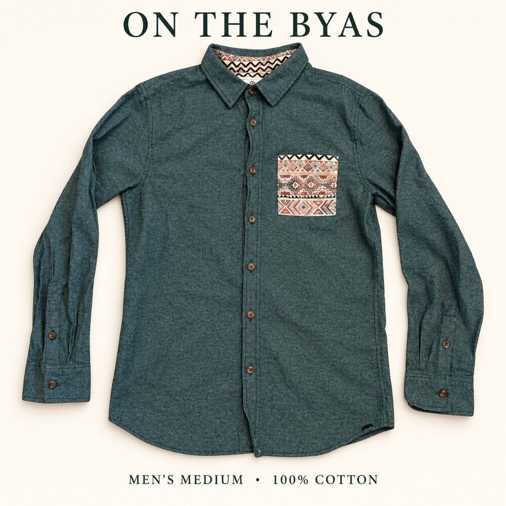 On The Byas Men’s Medium Green Button-Up Shirt Geometric Pocket 100% Cotton